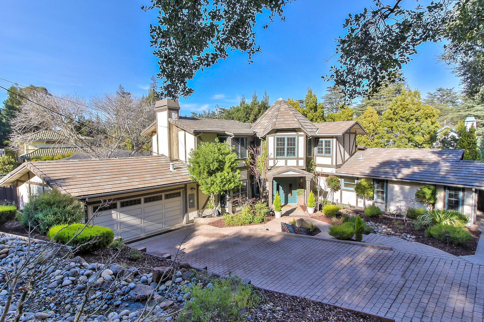 1569 Country Club Drive, Los Altos