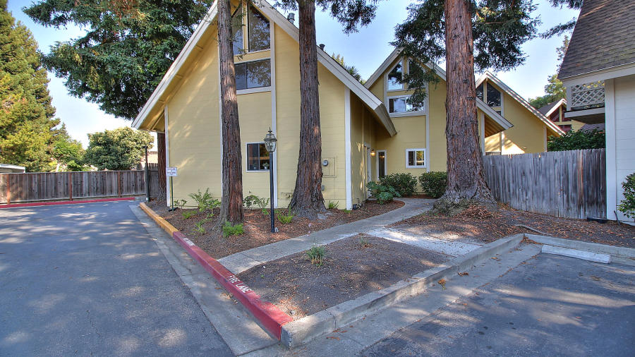 2526 W. Middlefield Road, Mountain View